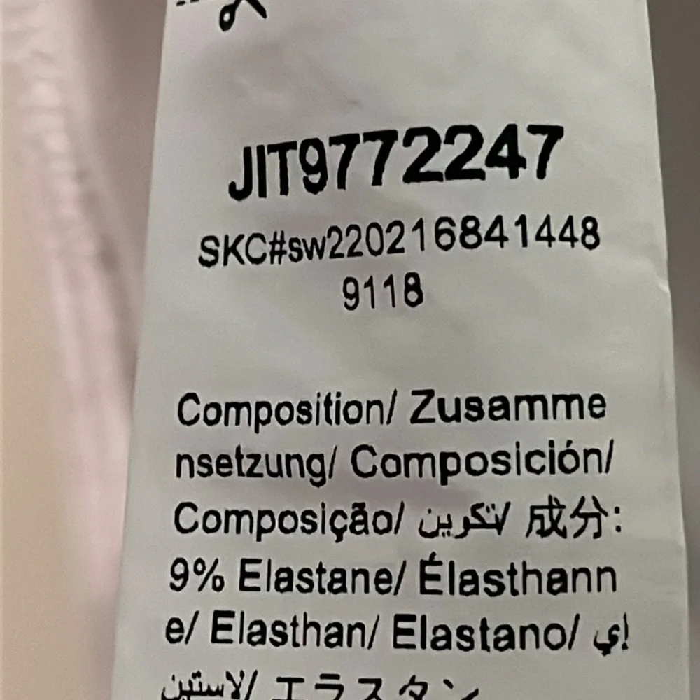 Shein sleeveless bodysuit color is white womens size medium - Picture 8 of 8